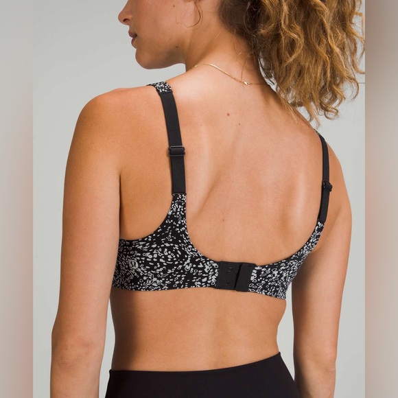 Lululemon In Alignment Straight Strap Bra *Light Support, size 4 (4 C/D) - Picture 3 of 8